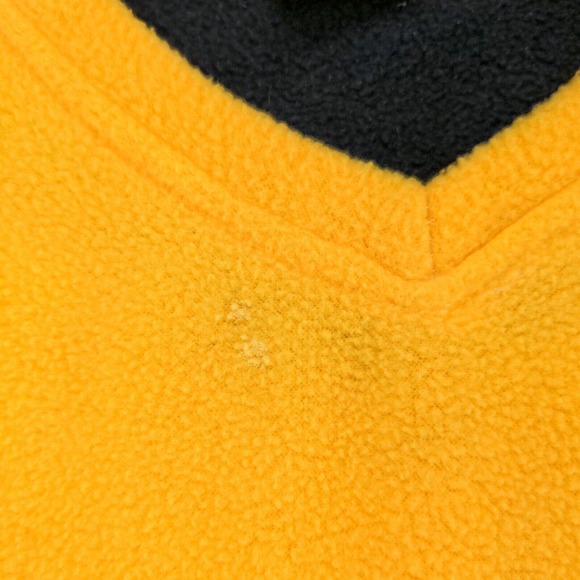 New York Hotel & Casino Mens Fleece Pullover Yellow XL V-Neck Vintage Made USA - Picture 4 of 15